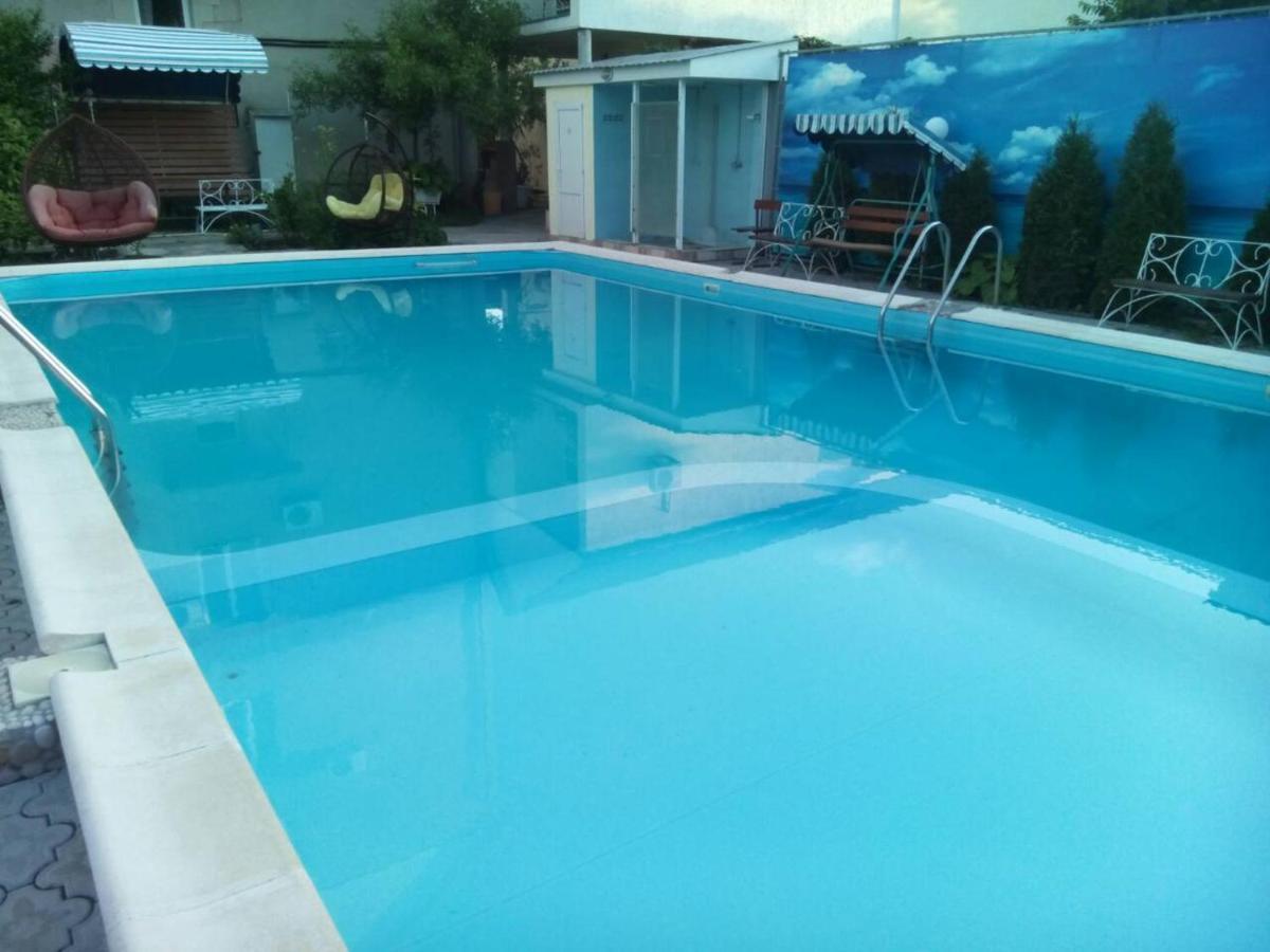Admiral Hotel Skadovsʼk Zewnętrze zdjęcie